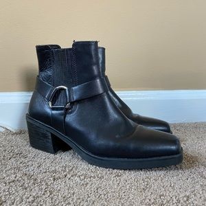 Vagabond Harness Chelsea Boots